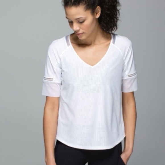 Lululemon Var-City 1/2 Sleeve in White - Picture 1 of 13